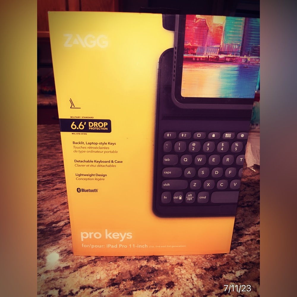 Zag pro keys 6’6 Bluetooth